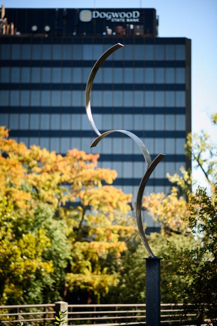 “Dancer” by David McCune is located at the corner of Maiden Lane and Anderson St. This piece is part of the city’s permanent public art pieces.