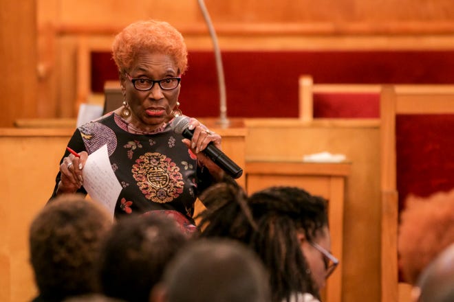 Ethelyn Holden Baker gives her take on the subject of renaming a portion of Murchison Road. The Fayetteville Observer held a public forum at Mt. Sinai Missionary Baptist Church on Tuesday, March 26, 2019.